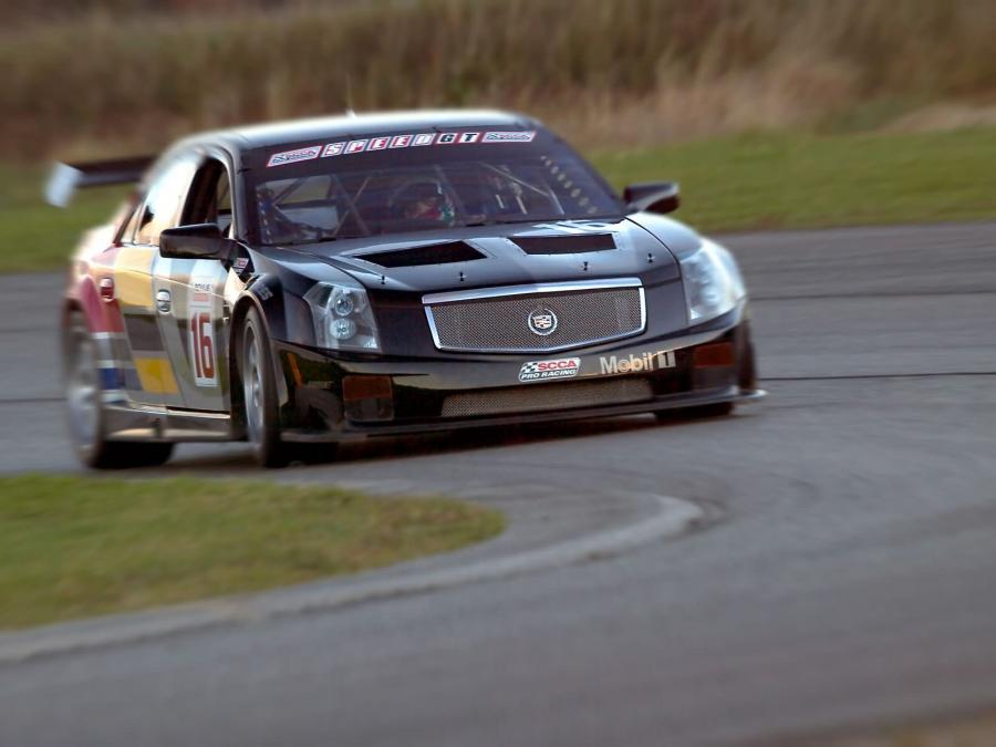  Cadillac CTS-V Race Car 2004 года  (фото 21 из 33)